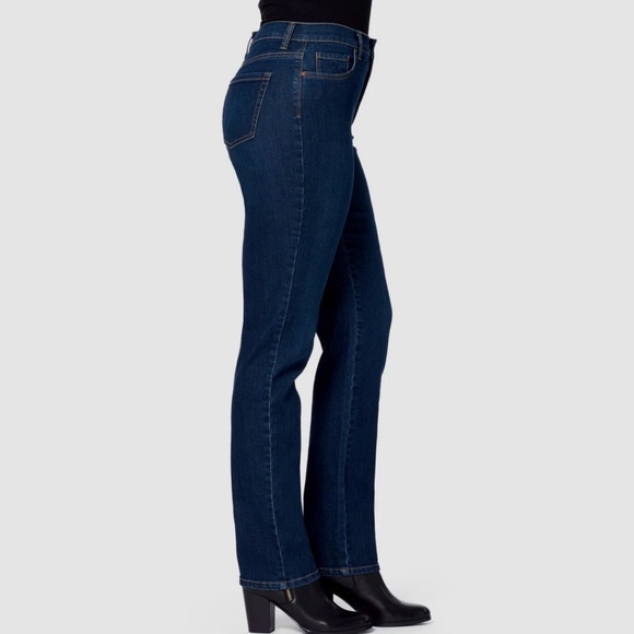 Gloria Vanderbilt Women's Amanda Slimming Jeans 12P - Picture 10 of 12